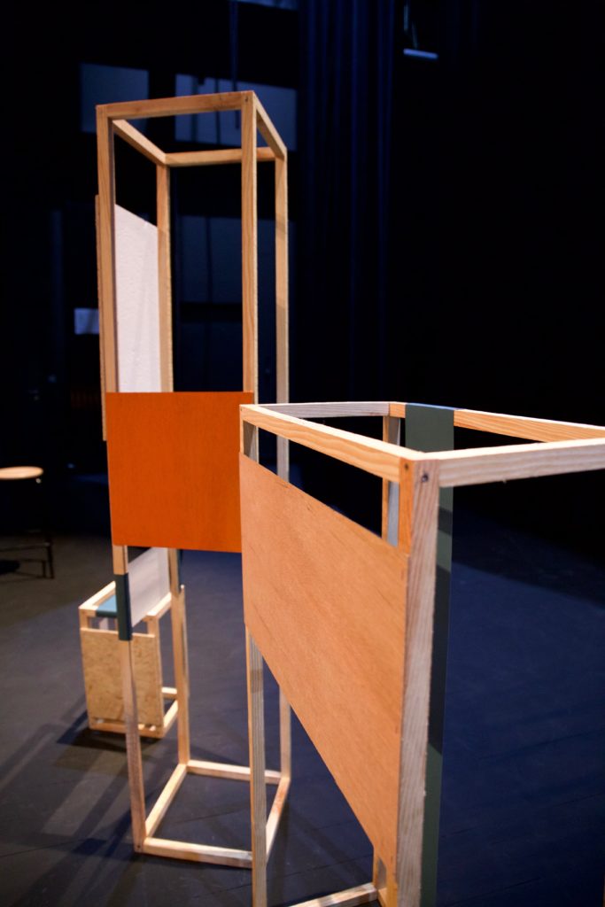 structures en bois, éléments de décor conférence, agence Parade